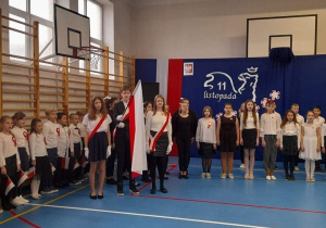 Poczet flagowy szkoły podczas Narodowego Święta Niepodległości