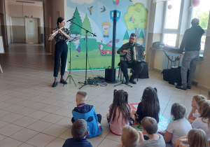 Kolejne spotkanie z Filharmonią na kółkach pt.: ,,Słodkim głosem".