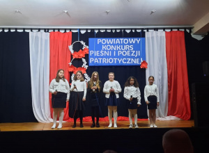 „Triola Ósemkowa" w Powiatowym Konkursie Pieśni i Poezji Patriotycznej