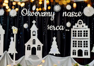 Dekoracja - Otwórzmy nasze serca…