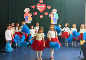 Występ przedszkolaków z okazji Dnia Babci i Dziadka.