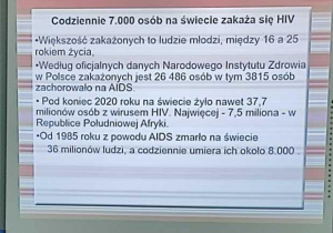 Slajd przedstawiający liczbę zakażeń wirusem HIV