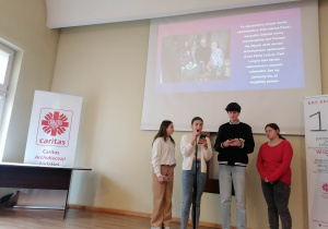 Podsumowanie projektu - „Dobra jest więcej" w siedzibie Caritas Archidiecezji Łódzkiej.